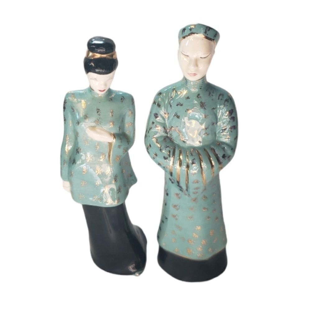 Asian  Couple Statues